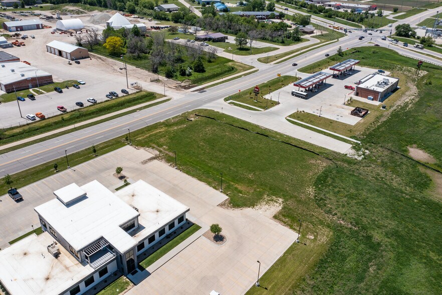 Ridgeway Ave, Waterloo, IA for sale - Building Photo - Image 3 of 7