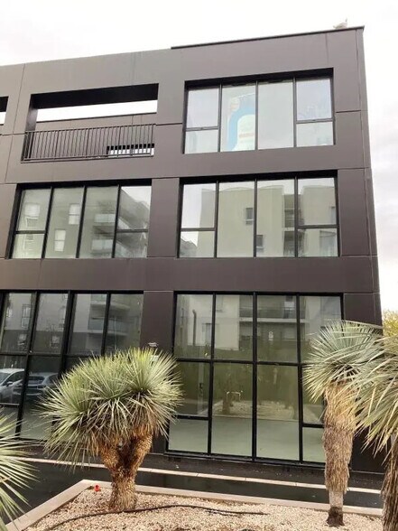 Office in Montpellier for sale - Building Photo - Image 3 of 5