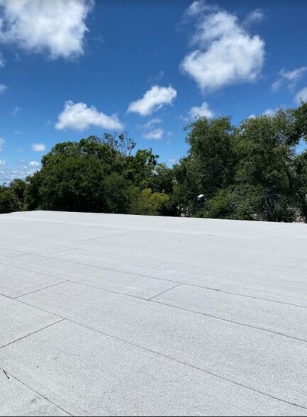 228 N Ridgewood Ave, Daytona Beach, FL for sale - Building Photo - Image 2 of 19