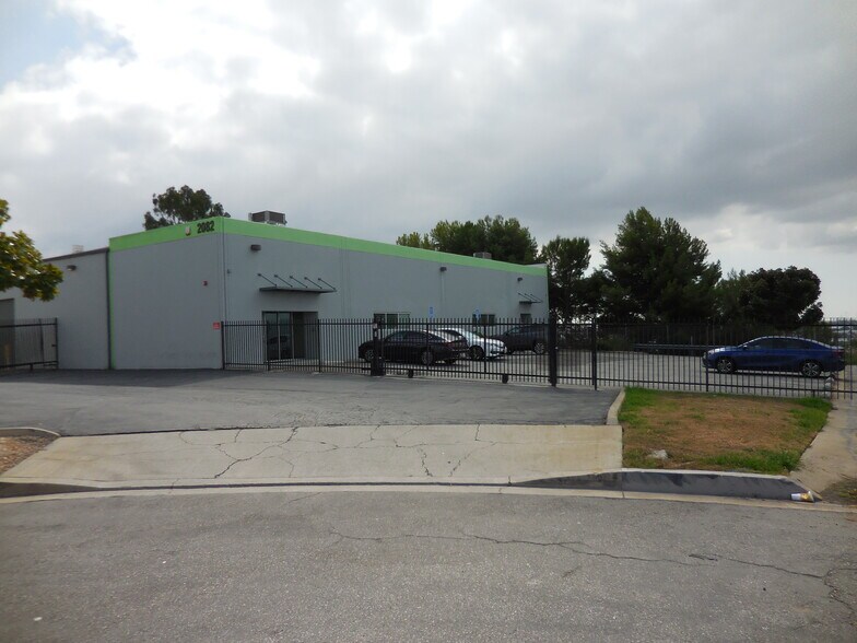 2082 E Gladwick St, Rancho Dominguez, CA for lease - Building Photo - Image 3 of 23