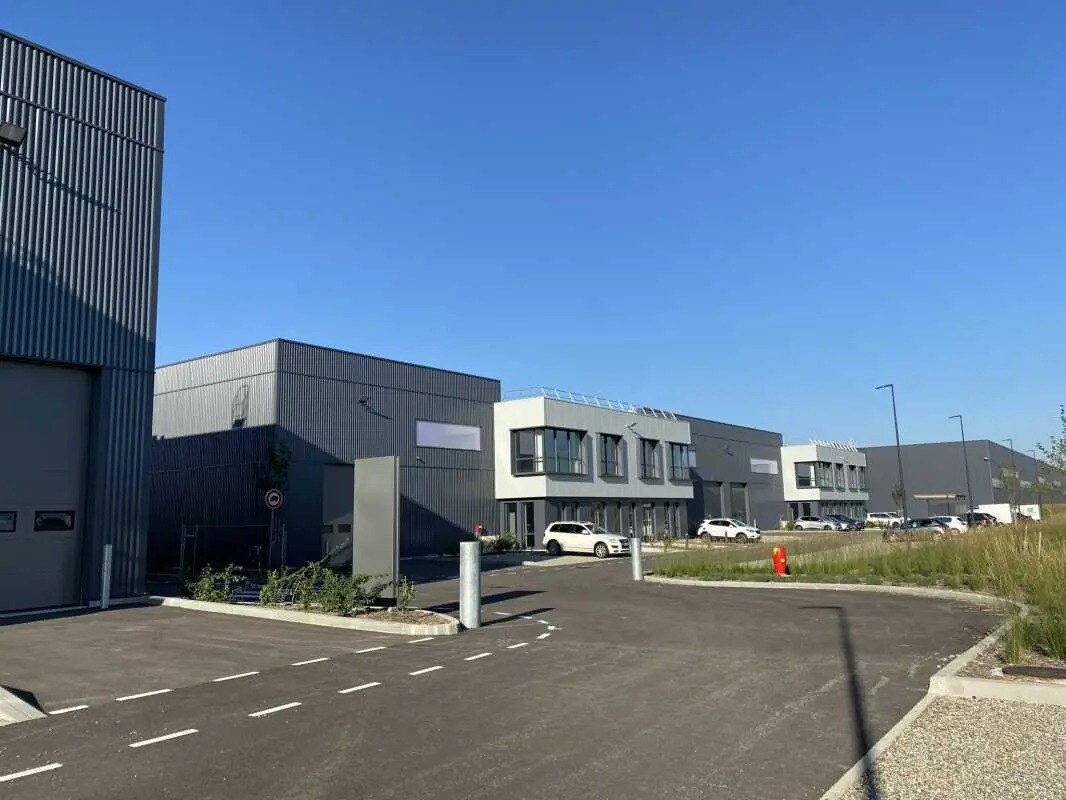 Office in Saint-Priest for lease Building Photo- Image 1 of 14