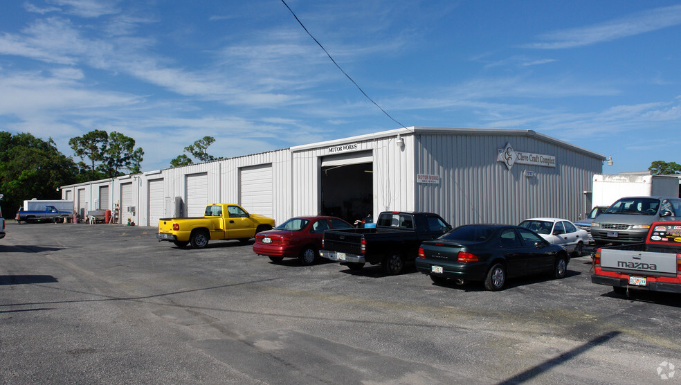 7715-7723 Ellis Rd, West Melbourne, FL for lease - Primary Photo - Image 1 of 9