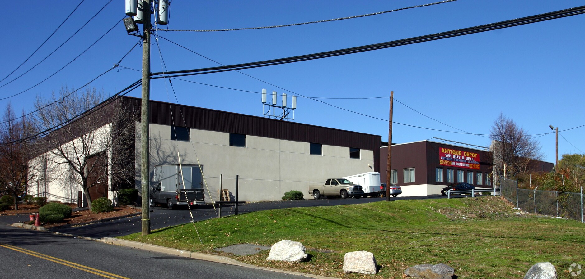 100 Dorigo Ln, Secaucus, NJ 07094