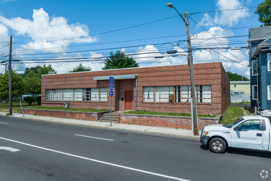 453 New Park Ave, West Hartford, CT for lease - Primary Photo - Image 1 of 7