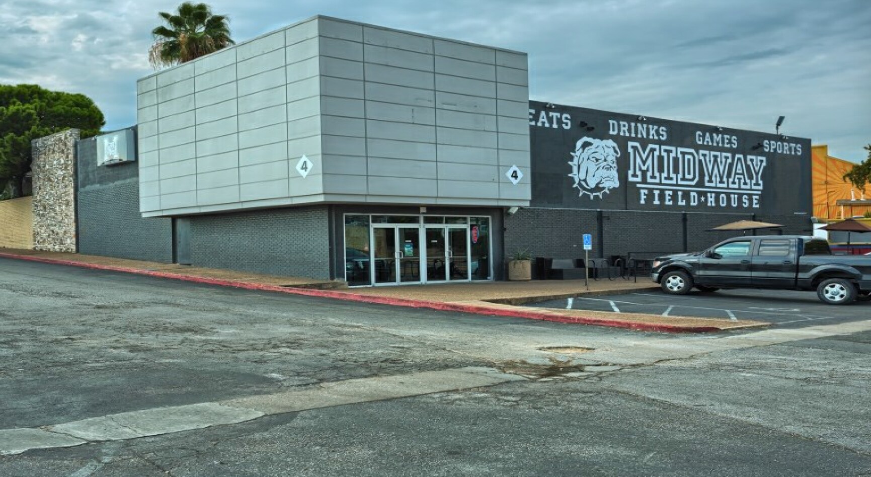 2015 E Riverside Dr, Austin, TX 78741 Riverside Retail Center