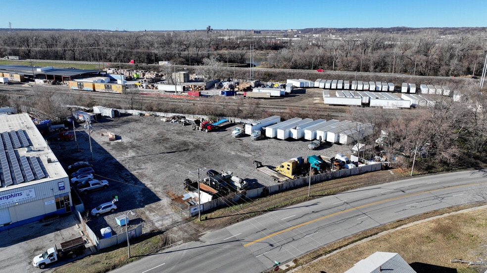 1000 N Chestnut Ave, Kansas City, MO for sale - Aerial - Image 3 of 5