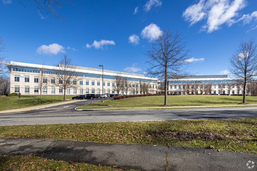 180 Park Ave, Florham Park, NJ for lease - Building Photo - Image 2 of 10