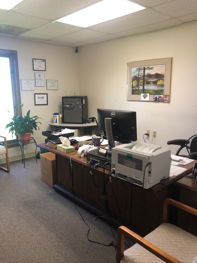 4250 Fritch Dr, Bethlehem, PA 18020