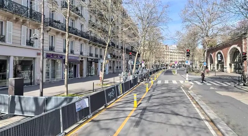 Retail in Paris for lease Building Photo- Image 1 of 4