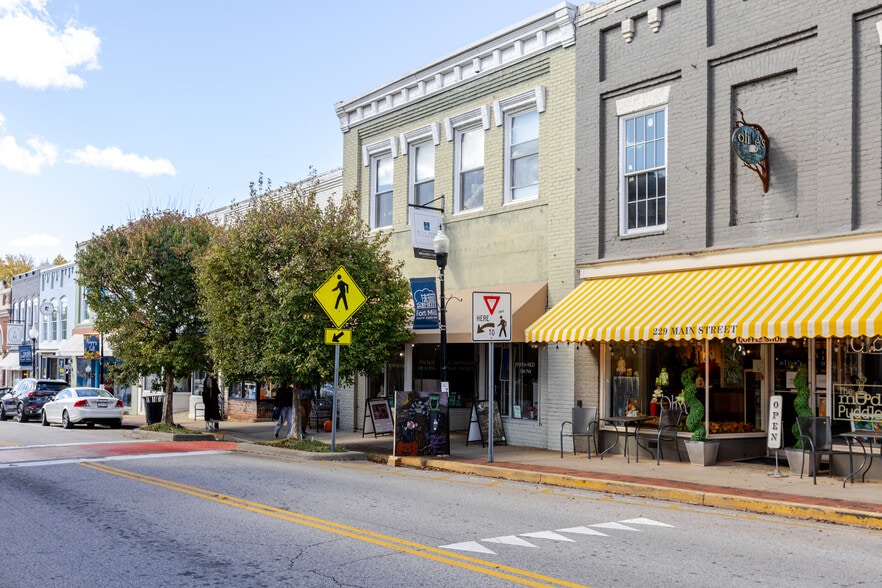 227 Main St, Fort Mill, SC for lease - Building Photo - Image 1 of 12