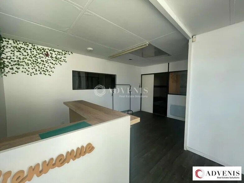 Flex in Mérignac for lease - Interior Photo - Image 3 of 6