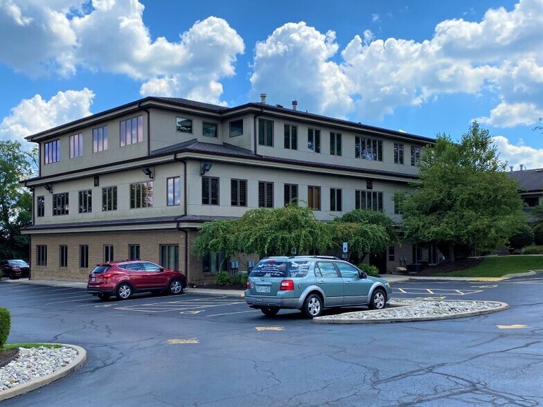 6728 Loop Rd, Centerville, OH 45459