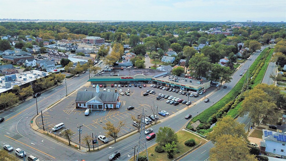 1735 Peninsula Blvd, Hewlett, NY for lease - Building Photo - Image 1 of 1