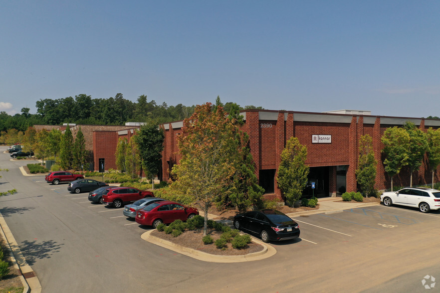 2390 Satellite Blvd, Buford, GA for lease - Primary Photo - Image 1 of 4