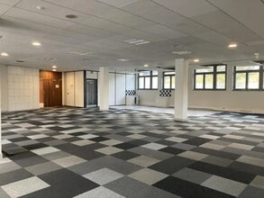 51 Ter Rue De Saint-Cyr, Lyon for lease Interior Photo- Image 2 of 4