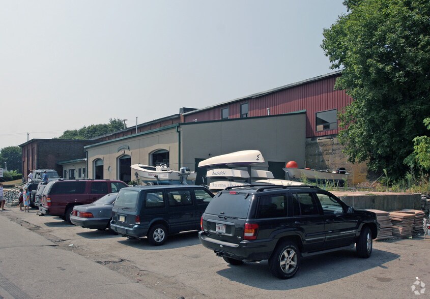 3 Division St, East Greenwich, RI for lease - Building Photo - Image 2 of 25