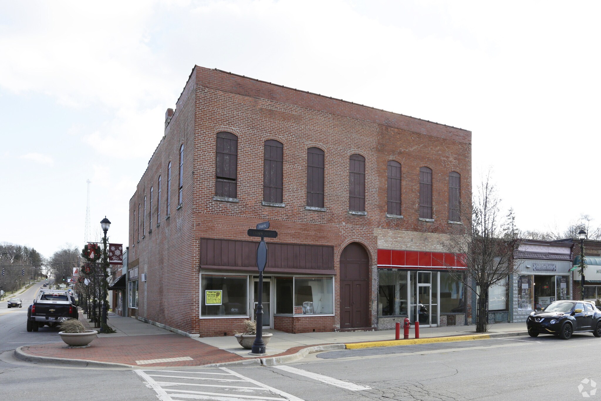 101-103 Days Ave, Buchanan, MI for sale Primary Photo- Image 1 of 1