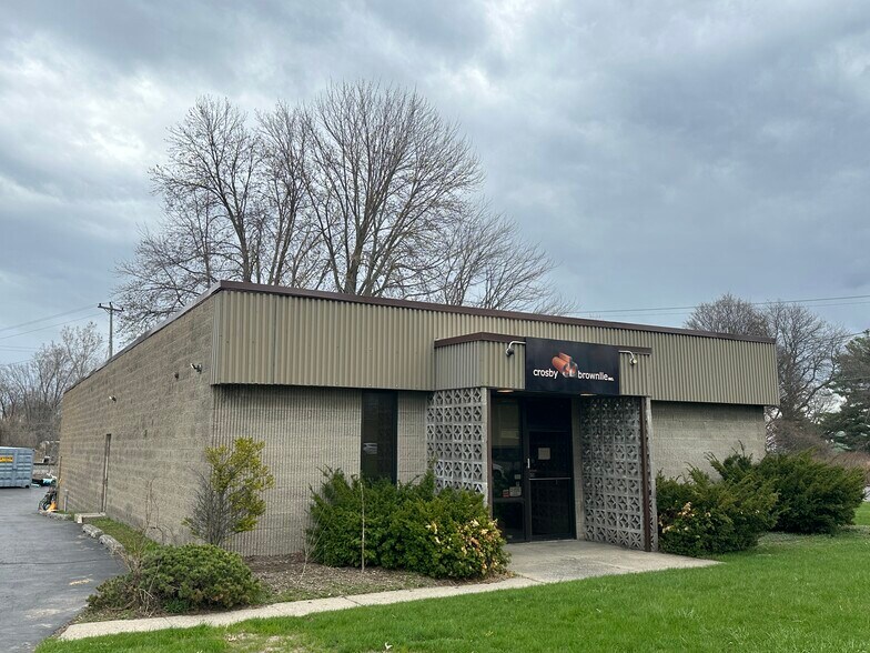 90 Commerce Blvd, Liverpool, NY for sale - Building Photo - Image 1 of 1