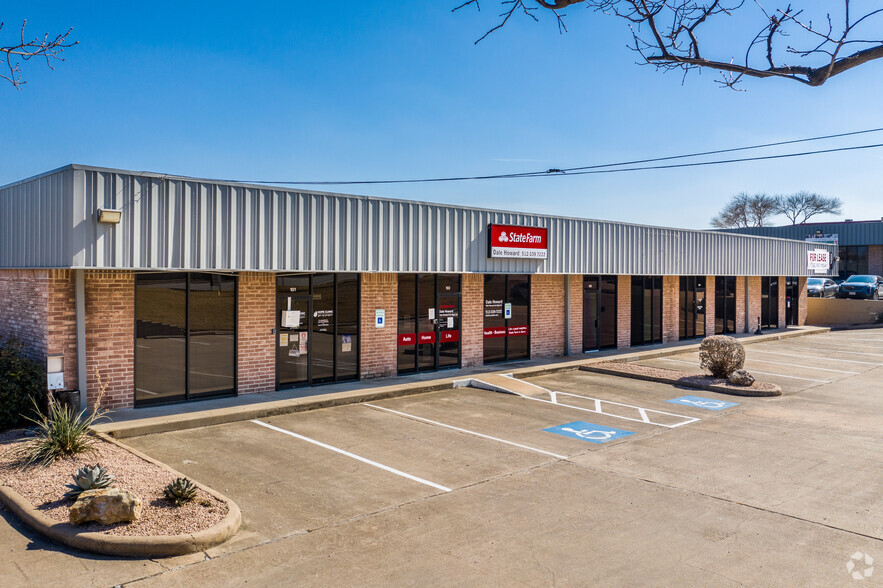 8101 Cameron Rd, Austin, TX for lease - Building Photo - Image 2 of 5