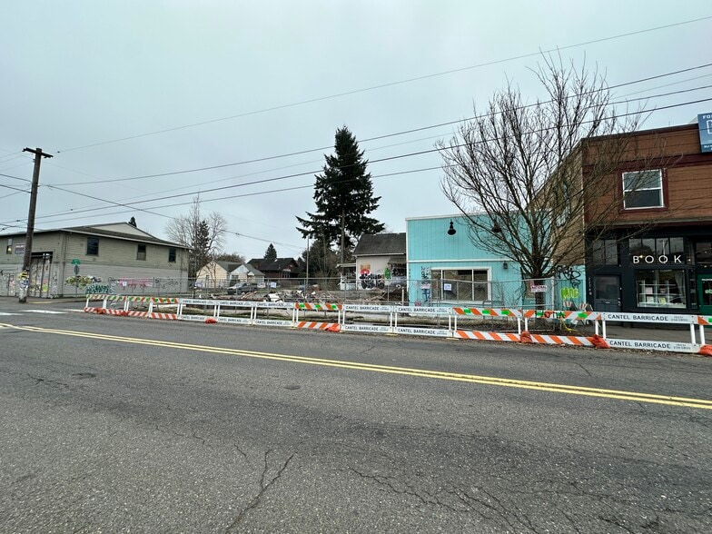 2734-2738 NE Alberta St, Portland, OR for sale - Building Photo - Image 3 of 6