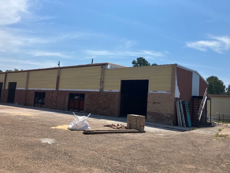 1018 N Flowood Dr, Flowood, MS for lease - Building Photo - Image 2 of 5