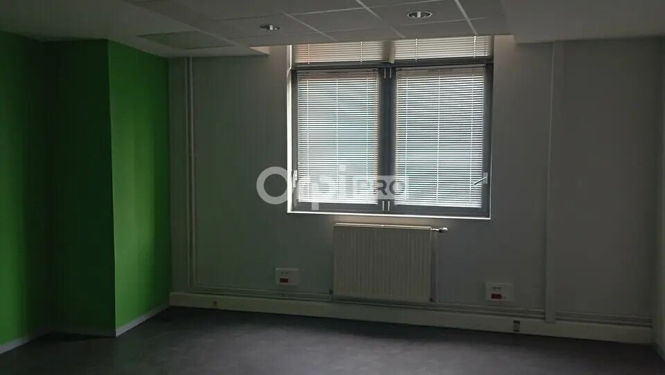 Office in Reims for lease - Building Photo - Image 2 of 7