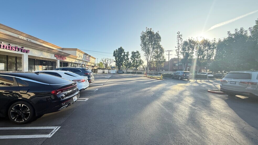 9544-9554 Foothill Blvd, Rancho Cucamonga, CA for lease - Building Photo - Image 3 of 5