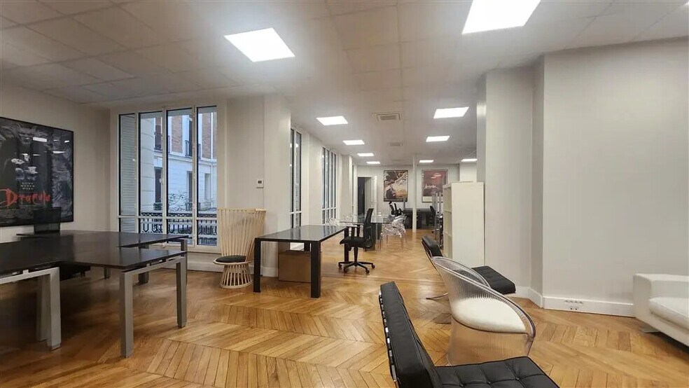 Office in Paris for lease - Building Photo - Image 2 of 8
