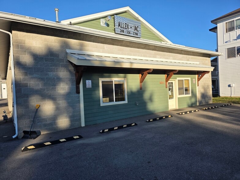1725 Culvers Dr, Sandpoint, ID for lease - Building Photo - Image 2 of 17