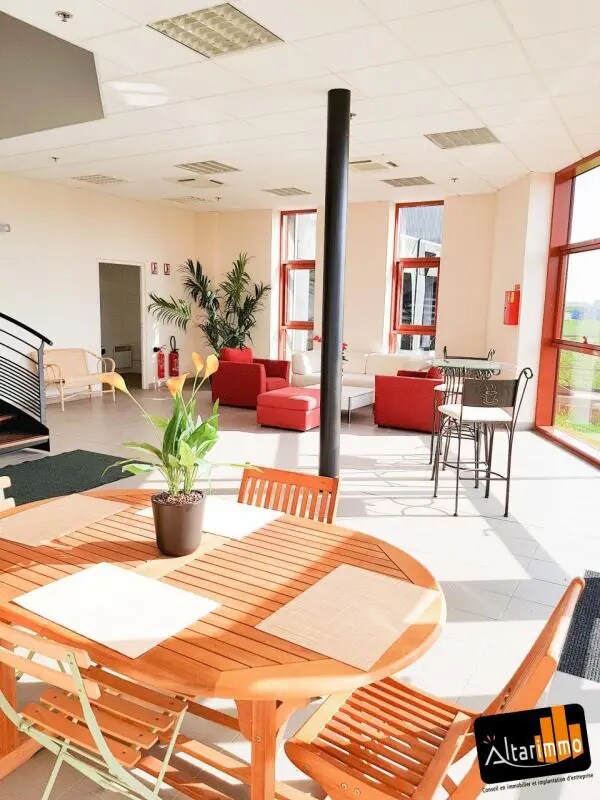 Office in Vernouillet for lease Building Photo- Image 1 of 5