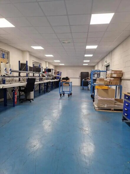 Flex in SAINT-OUEN-L'AUMONE for sale - Building Photo - Image 3 of 8