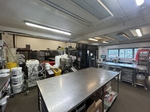 31A-31B Clifton Rd, Cambridge for lease Interior Photo- Image 2 of 4