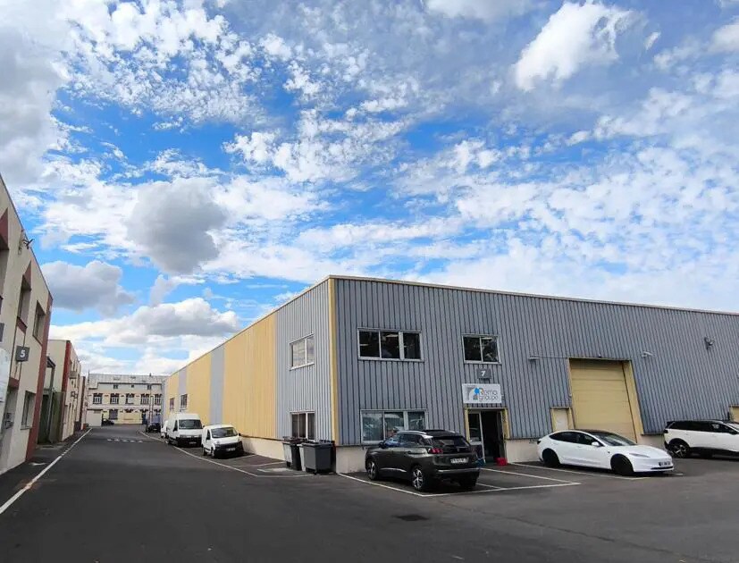 Industrial in Bezons for lease Building Photo- Image 1 of 15