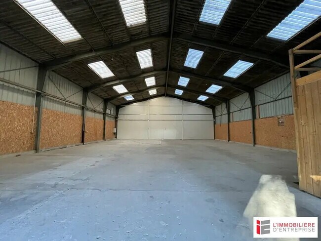 Location Local d'activités 450 m²