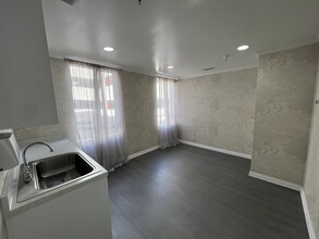 435 N Roxbury Dr, Beverly Hills, CA for lease Interior Photo- Image 2 of 8