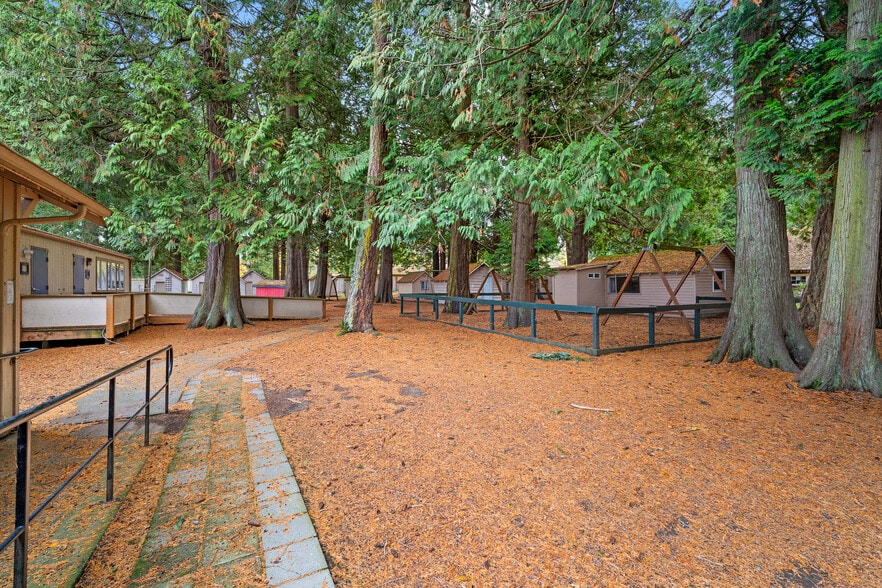 5942 Portal Way, Ferndale, WA for lease - Primary Photo - Image 1 of 24