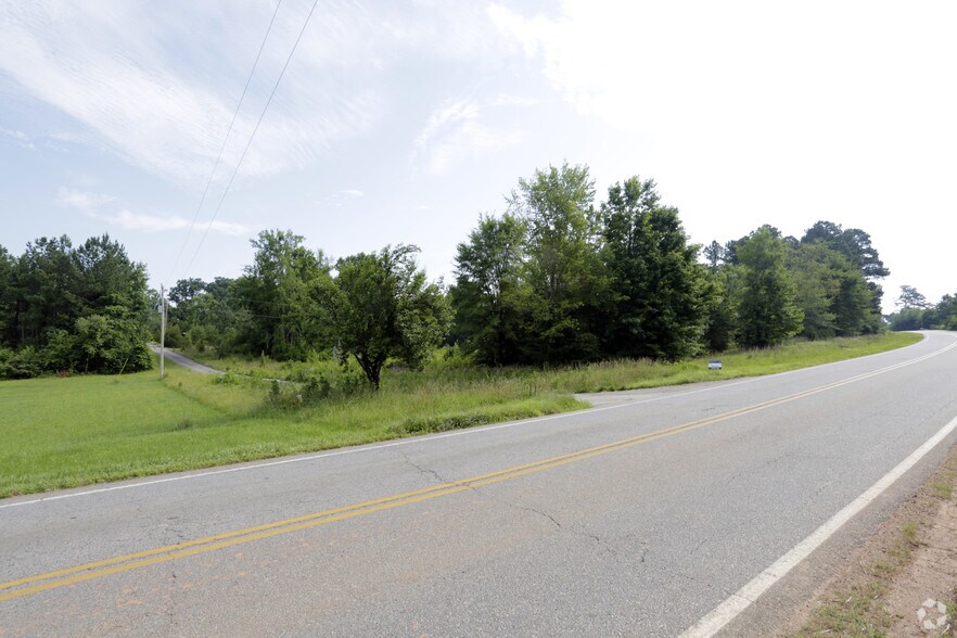 4525 Wayne Poultry Rd, Pendergrass, GA 30567