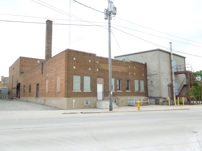 240 W Division St, Fond Du Lac, WI for lease Building Photo- Image 1 of 18