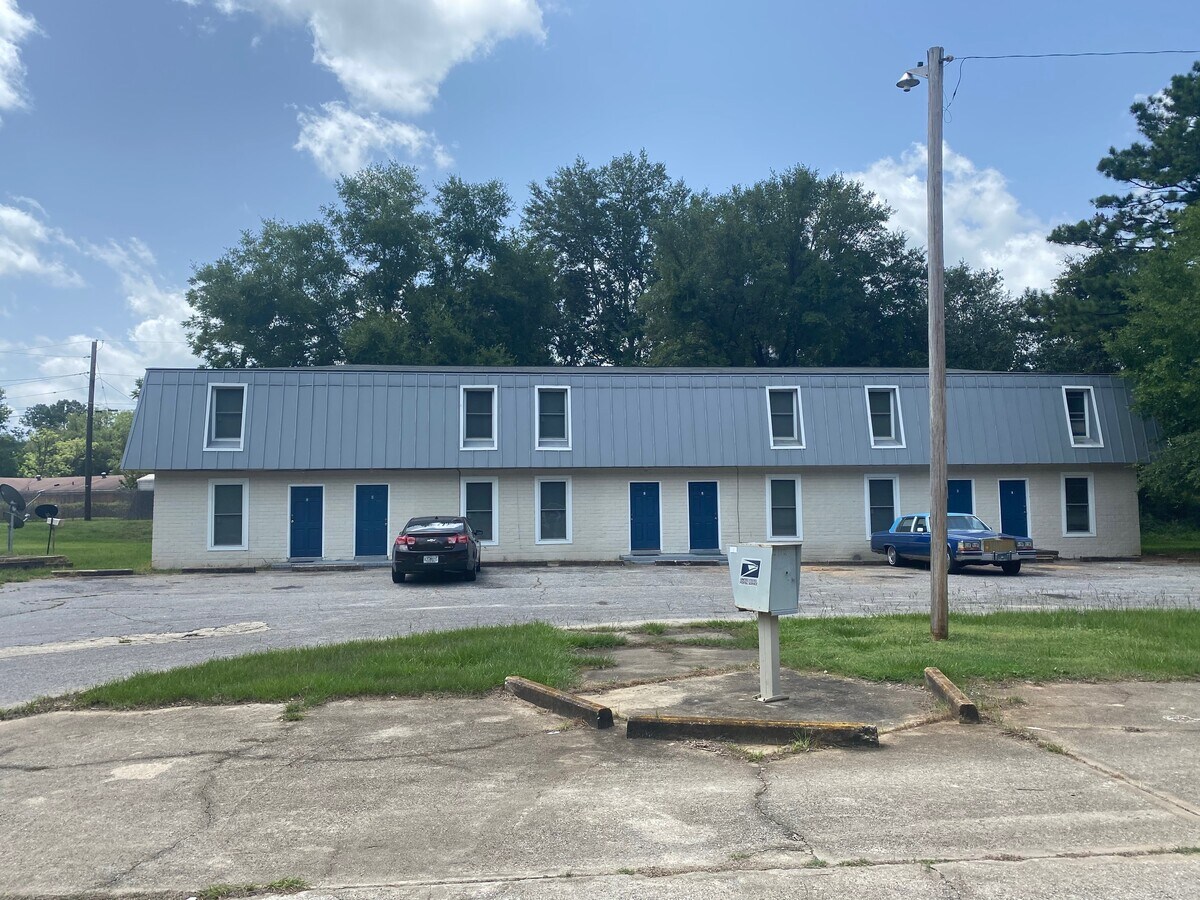 2112 W Gordon Ave, Albany, GA 31707