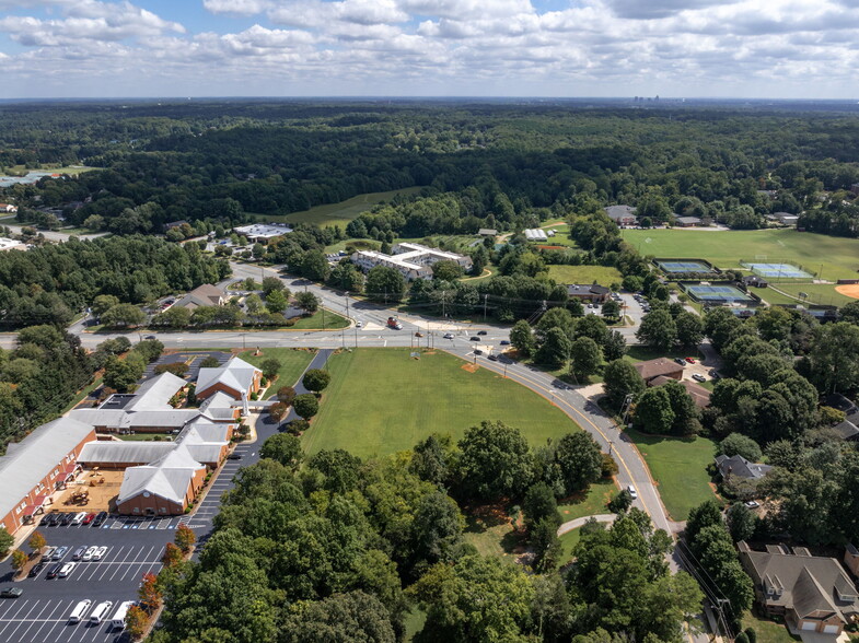 5908 Ballinger Rd, Greensboro, NC for lease - Building Photo - Image 3 of 7