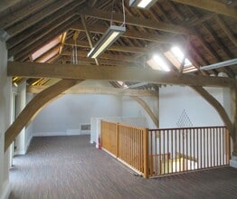 Fullers Hl, Sandy for lease Interior Photo- Image 1 of 6