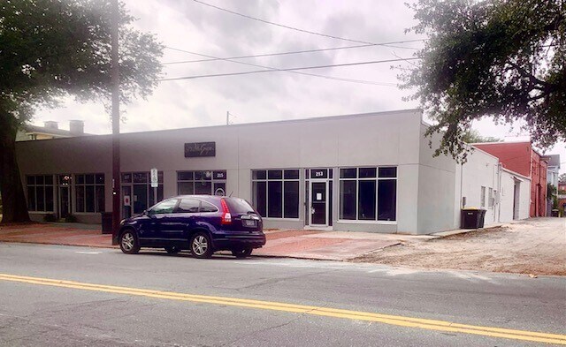 213-219 E Broad St, Savannah, GA for sale - Building Photo - Image 1 of 1