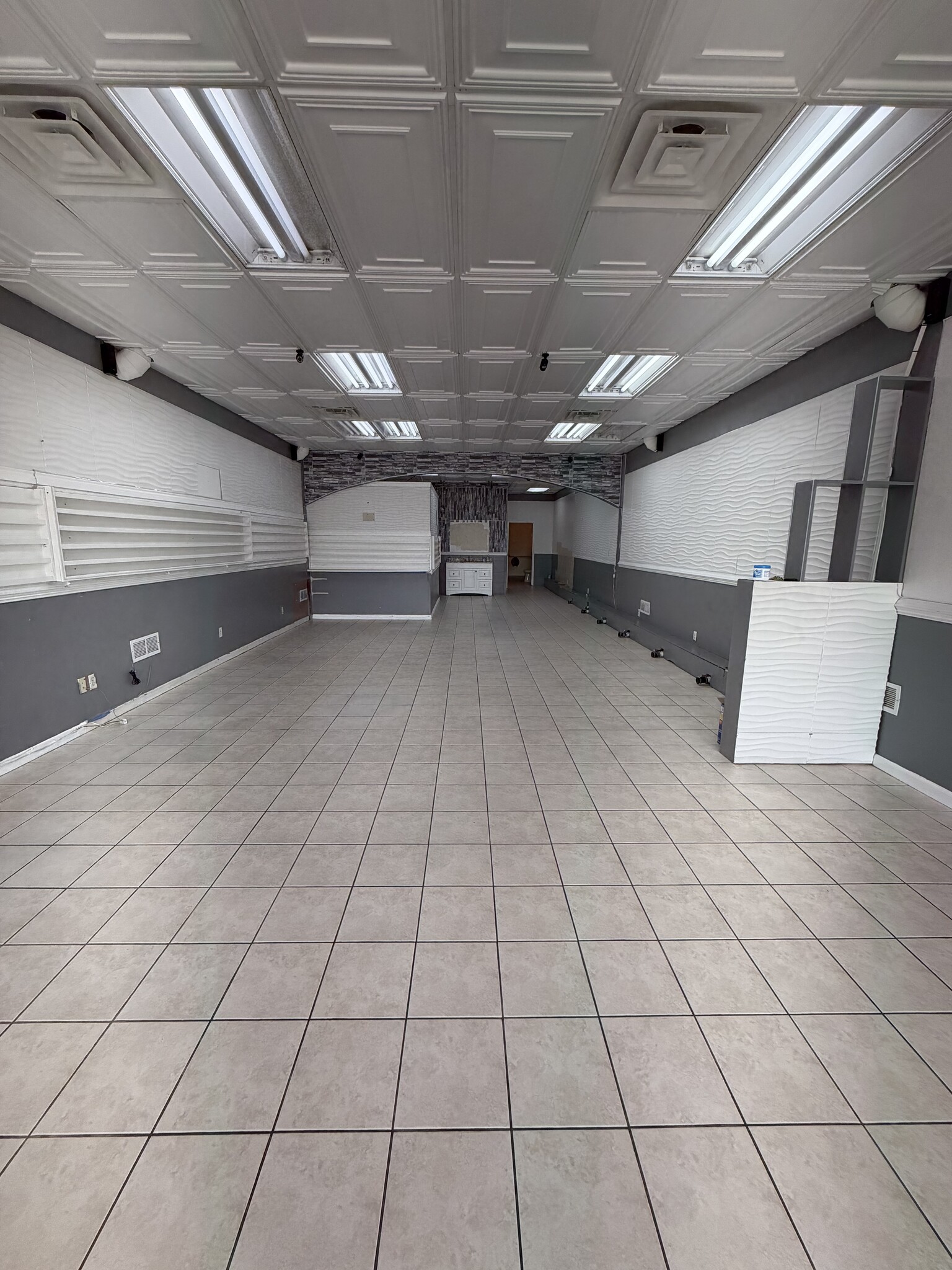 6201 Matlock Rd, Arlington, TX for lease Interior Photo- Image 1 of 7