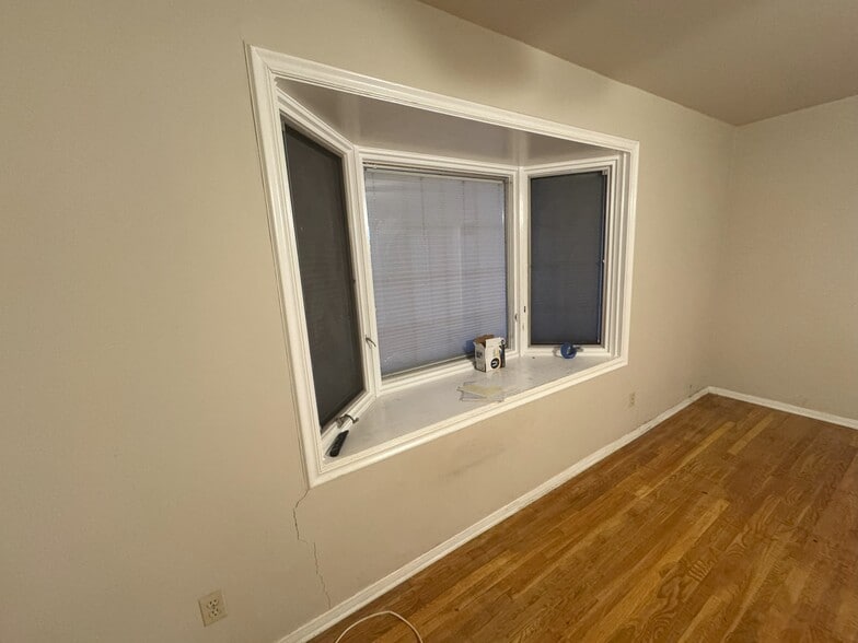 10811 Amigo Ave, Porter Ranch, CA for sale - Building Photo - Image 2 of 34