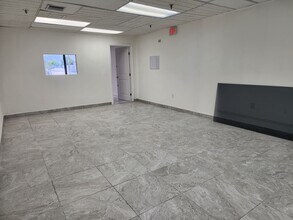 4160 W 16th Ave, Hialeah, FL for lease Interior Photo- Image 2 of 2