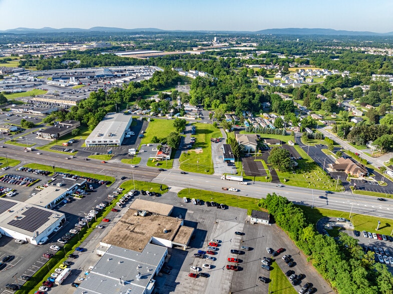 6240 Carlisle Pike, Mechanicsburg, PA for lease - Building Photo - Image 2 of 3