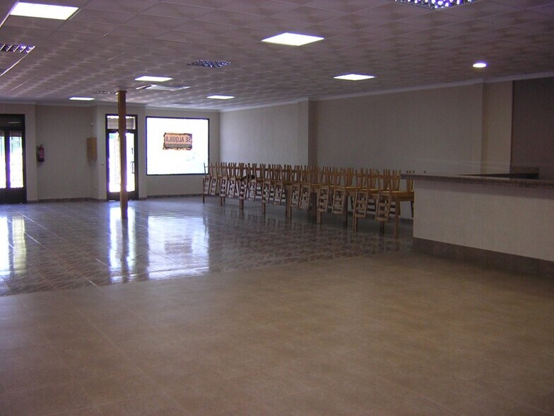 Retail in Villacañas, Toledo for sale - Interior Photo - Image 2 of 8