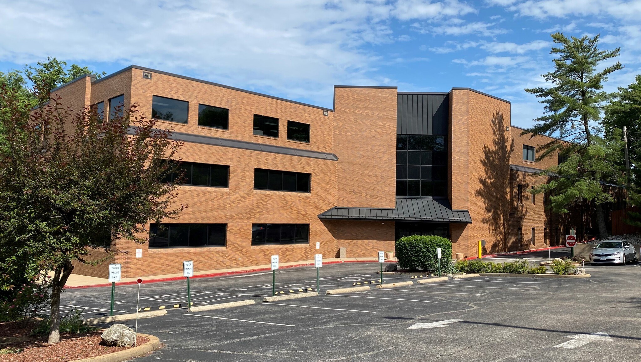 12166 Old Big Bend Rd, Kirkwood, MO for lease Building Photo- Image 1 of 9