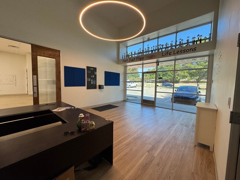 1081 Ohio Dr, Plano, TX for lease - Building Photo - Image 2 of 9