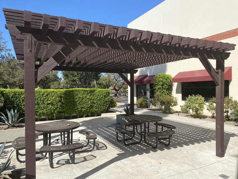 5141-5171 Verdugo Way, Camarillo, CA for lease - Building Photo - Image 3 of 3